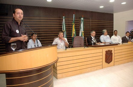 Sindicato faz defesa das instituições públicas em debate sobre greve da CAIXA na Câmara de Vereadores