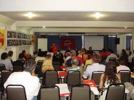 Debate provoca polêmicas sobre a crise e papel dos sindicatos no Brasil
