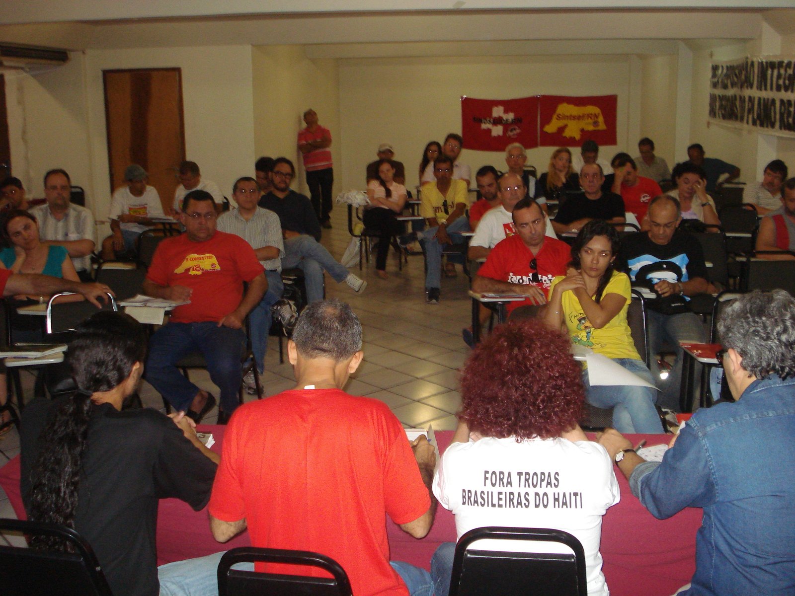 Encontro Estadual começa com apoio Ã  Campanha Salarial de dirigentes de esquerda