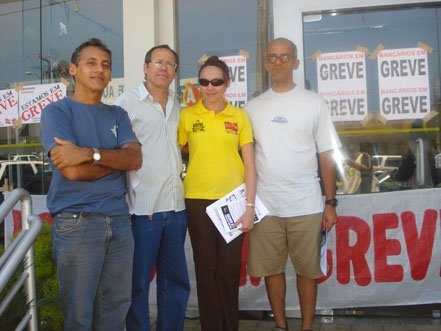 Sem propostas, BANCÃRIOS seguem de braços cruzados