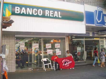 VERGONHA!: Real transfere bancários para os PABÂ´s na GREVE