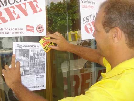 Bancários rejeitam proposta da Fenaban, mas seguem maioria das bases. Confira a proposta