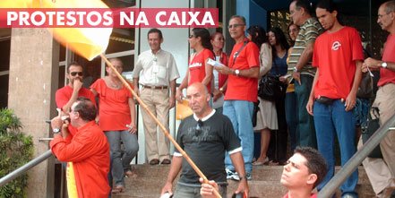 Protestos marcam aniversário da Caixa.