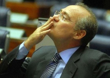 Renan anuncia corte de gastos e mais transparência ao Senado